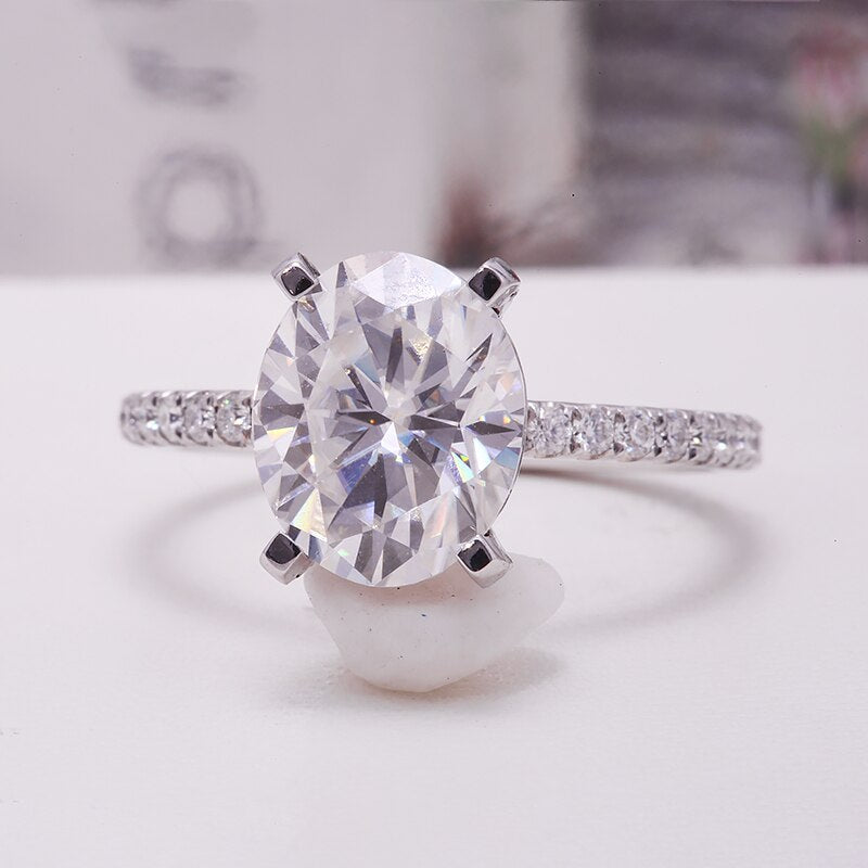 Stunning 3 Carat Oval Moissanite Halo Engagement Ring - 14k Gold Band, Four-Prong Setting with Pave Side Stones - Ideal for Proposals, Weddings & Love Declarations