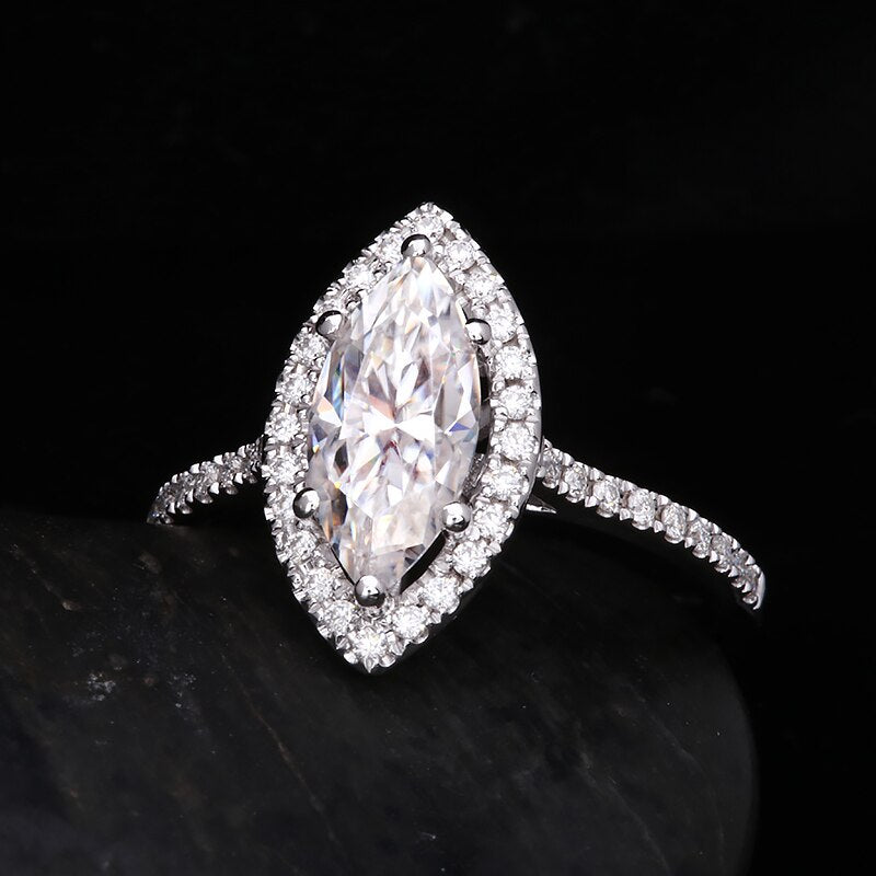 2.5carat (7x14mm) Marquise Brilliant Cut Moissanite Engagement Ring